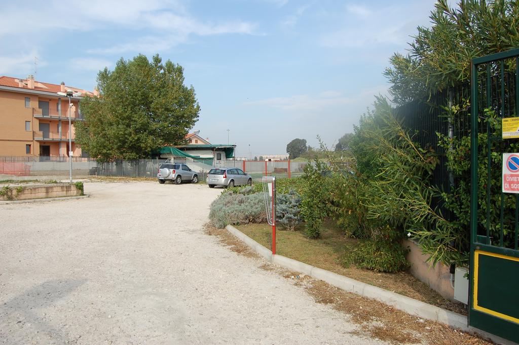 Hotel Laurence Roma Exterior foto